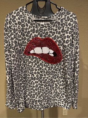 Vanilla Bay Gray Leopard Pullover with pink/Red Sequin Lips